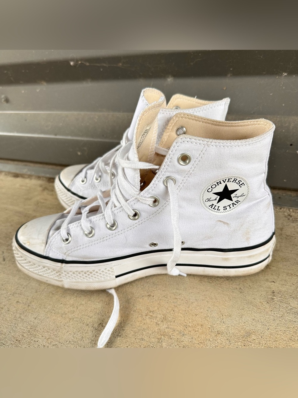 Women’s Converse All Star Chuck Taylor High Top Shoes Size 10